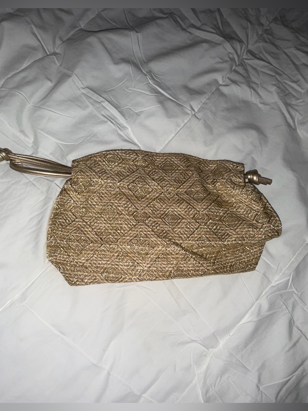 ANN TAYLOR Woven Drawstring Wristlet Clutch in‎ Tan